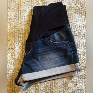 Maternity denim stretch shorts size L